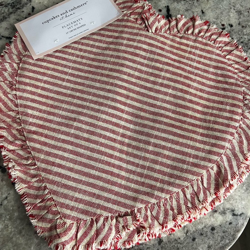Cupcakes and cashmere placemats 4 piece